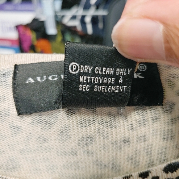 August Silk Leopard 100% Silk Crewneck Cardigan Sweater Sz M Contemporary - Picture 8 of 8